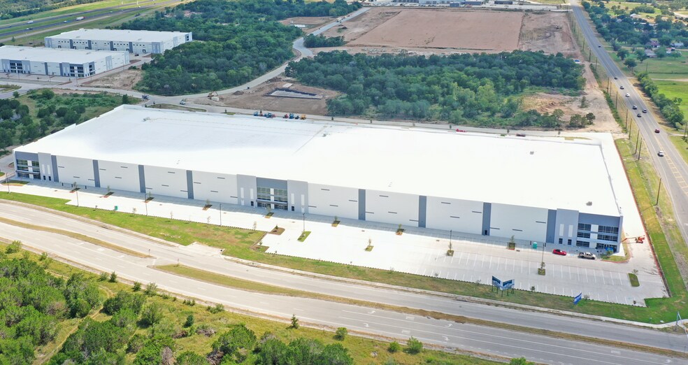 11801 Decker Lake Rd, Austin, TX à louer - Photo de l’immeuble – Image 2 sur 4