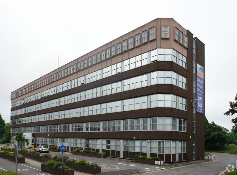 Westmead, Farnborough à louer - Photo principale – Image 1 sur 3