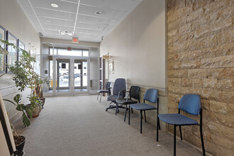 152 Cleopatra Dr, Ottawa, ON à louer Hall d’entrée– Image 1 sur 25