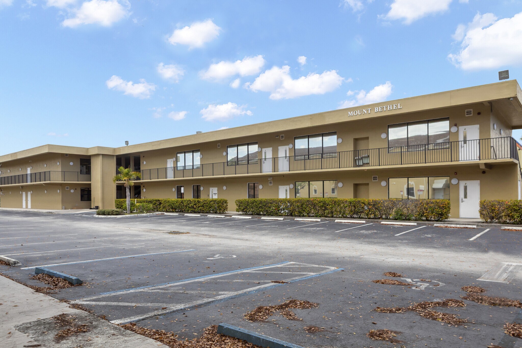 901 NW 11th Ave, Fort Lauderdale, FL à louer Photo principale– Image 1 sur 2