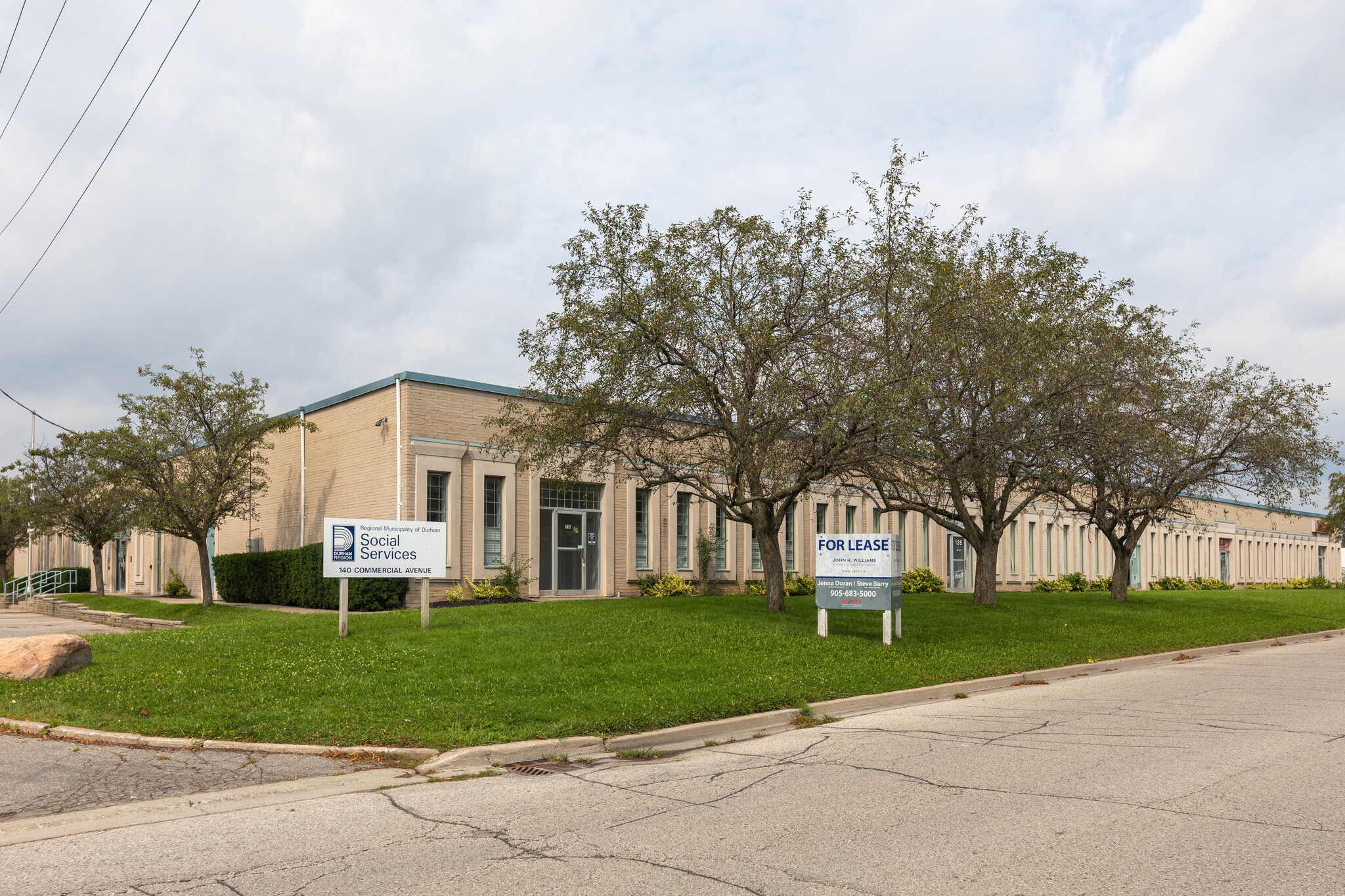 126-140 Commercial Ave, Ajax, ON à louer Photo principale– Image 1 sur 6