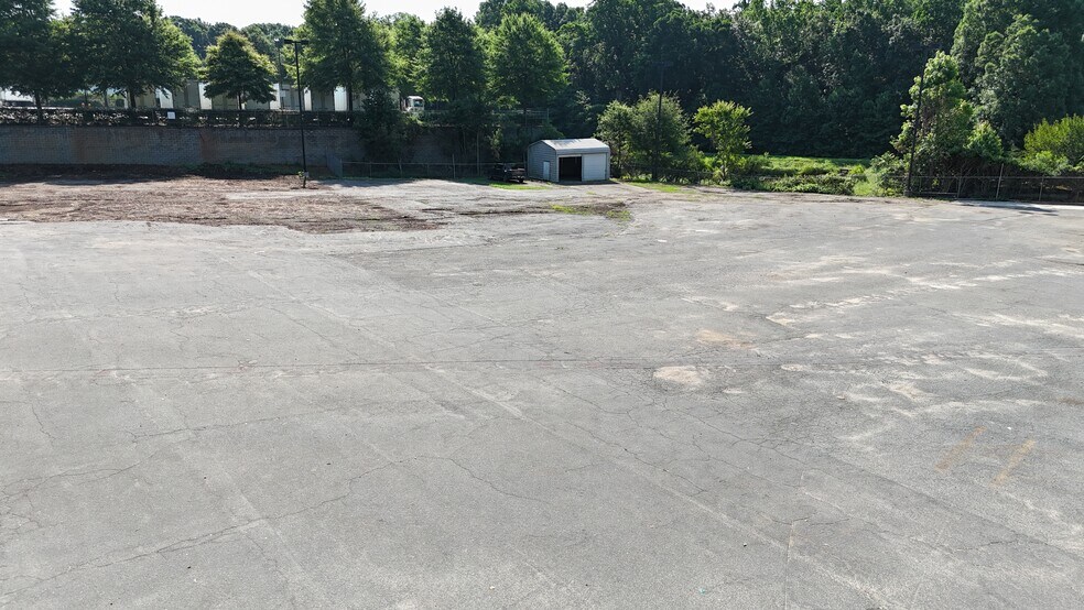 9535 Hebron Commerce Dr, Charlotte, NC à louer - Photo de l’immeuble – Image 3 sur 3