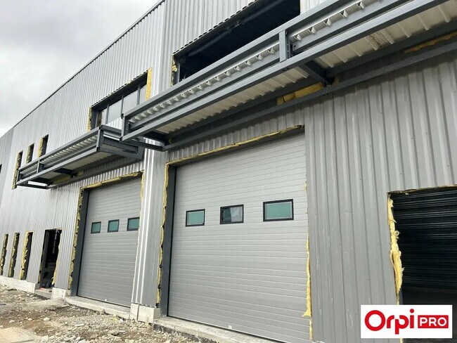 Plus de détails pour Local d'activités à louer