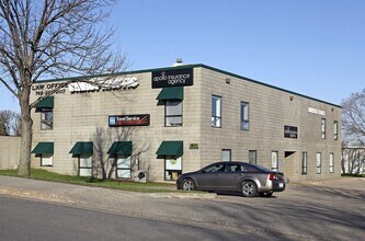 611 Walnut St, Monticello, MN à louer Photo de l’immeuble– Image 1 sur 4