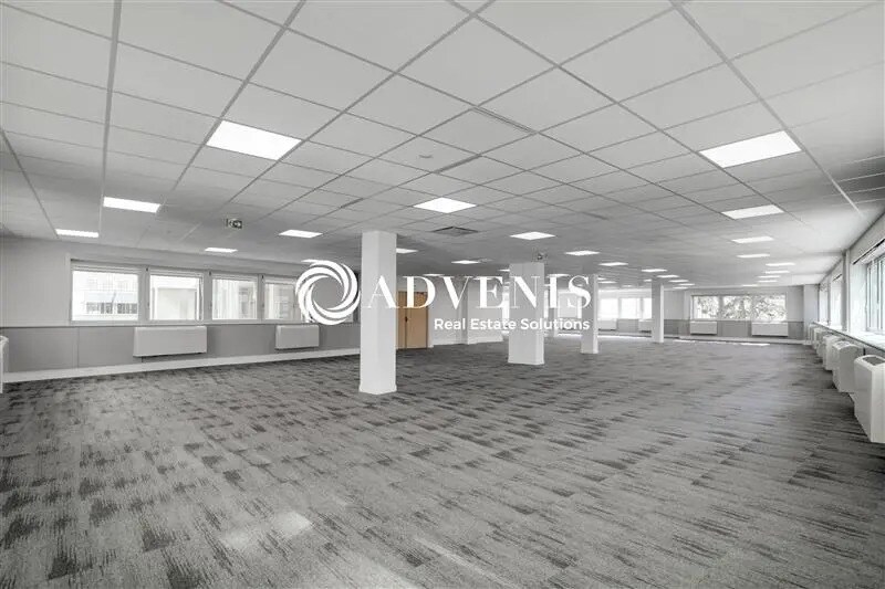 Bureau dans Tremblay-en-France à louer Photo de l’immeuble– Image 1 sur 8