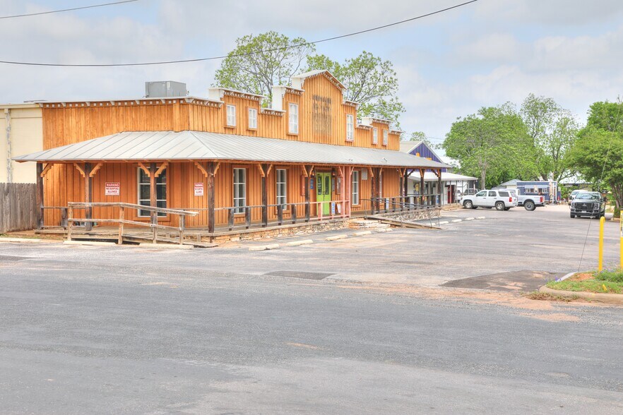 520 Granite Ave, Fredericksburg, TX à vendre - Photo de l’immeuble – Image 3 sur 13
