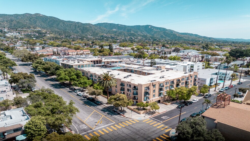 600 E Olive Ave, Burbank, CA à vendre - Photo de l’immeuble – Image 2 sur 10