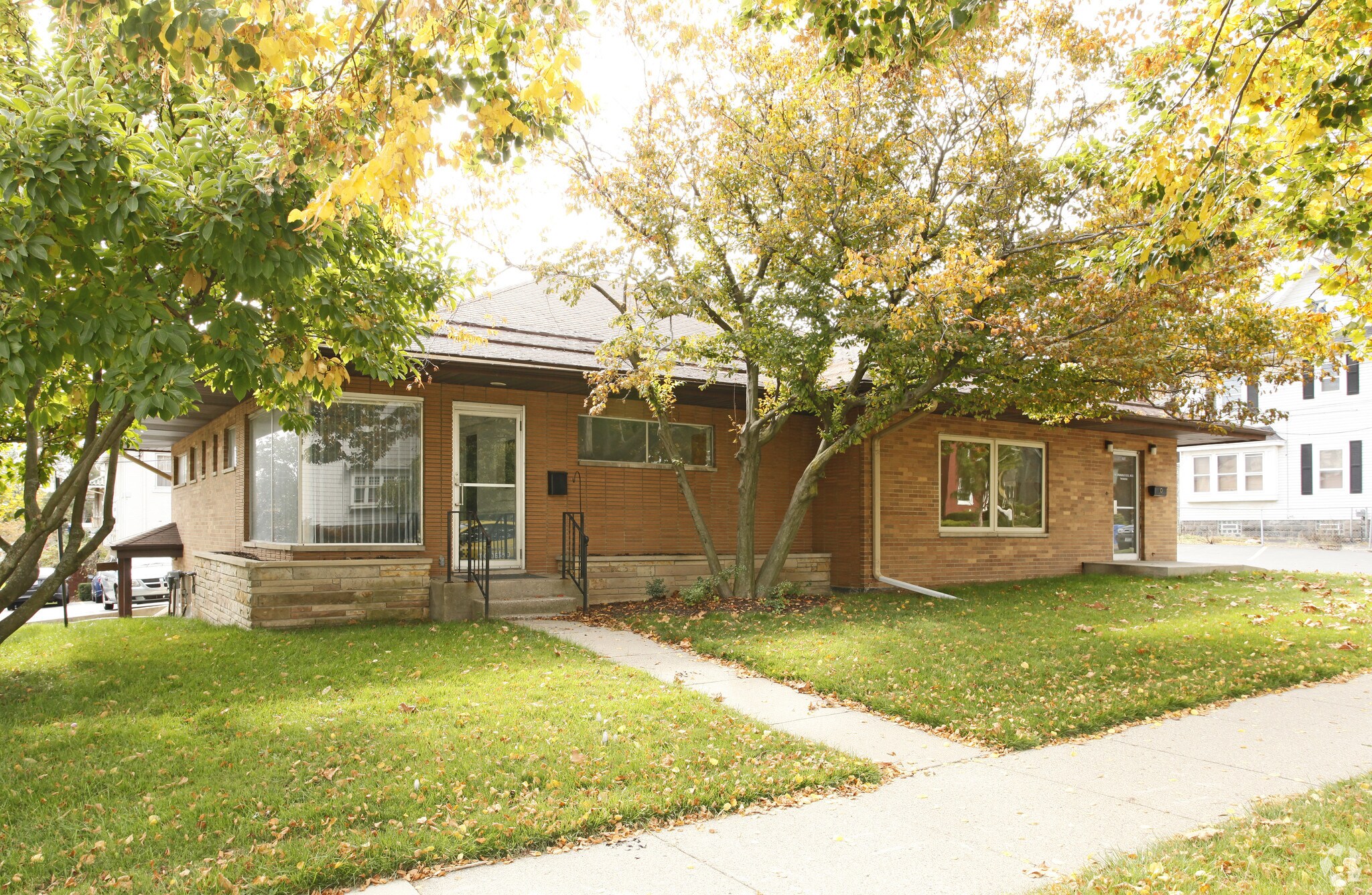 401-407 W Ionia St, Lansing, MI à louer Photo principale– Image 1 sur 8