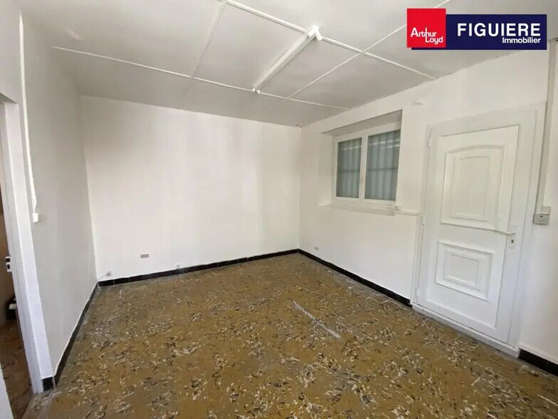 Bureau dans Salon-de-Provence à louer - Photo de l’immeuble – Image 3 sur 16