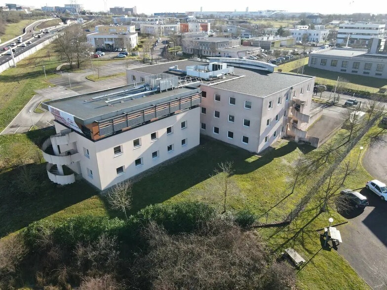 Bureau dans Dijon à louer - Photo de l’immeuble – Image 2 sur 9