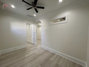 12410 Spring Cypress Rd, Tomball, TX à louer Photo intérieure– Image 1 sur 13