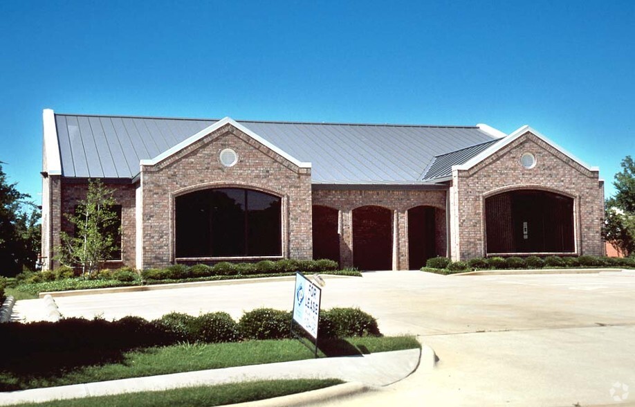 1104 Professional Ct, Colleyville, TX à louer - Photo de l’immeuble – Image 2 sur 2