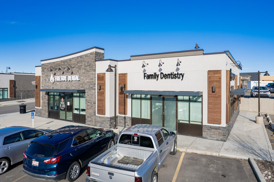 50 Fireside Gate, Cochrane, AB à vendre - Photo principale – Image 1 sur 9