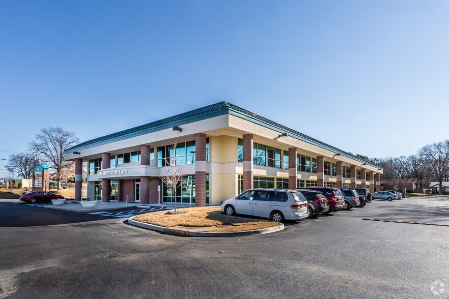 2504 Mccain Blvd, North Little Rock, AR à louer - Photo principale – Image 1 sur 22