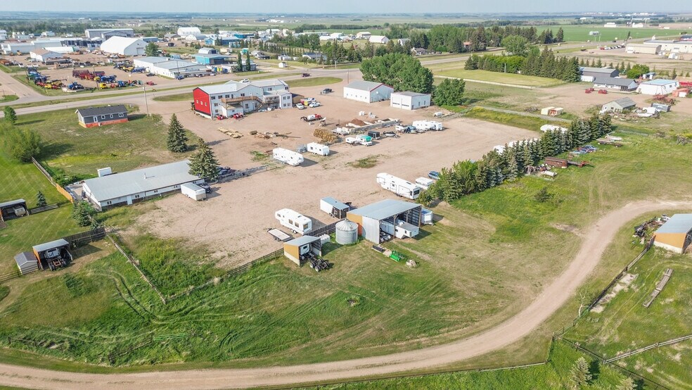 19453 20 Hwy 12, Stettler, AB à vendre - Photo de l’immeuble – Image 2 sur 32