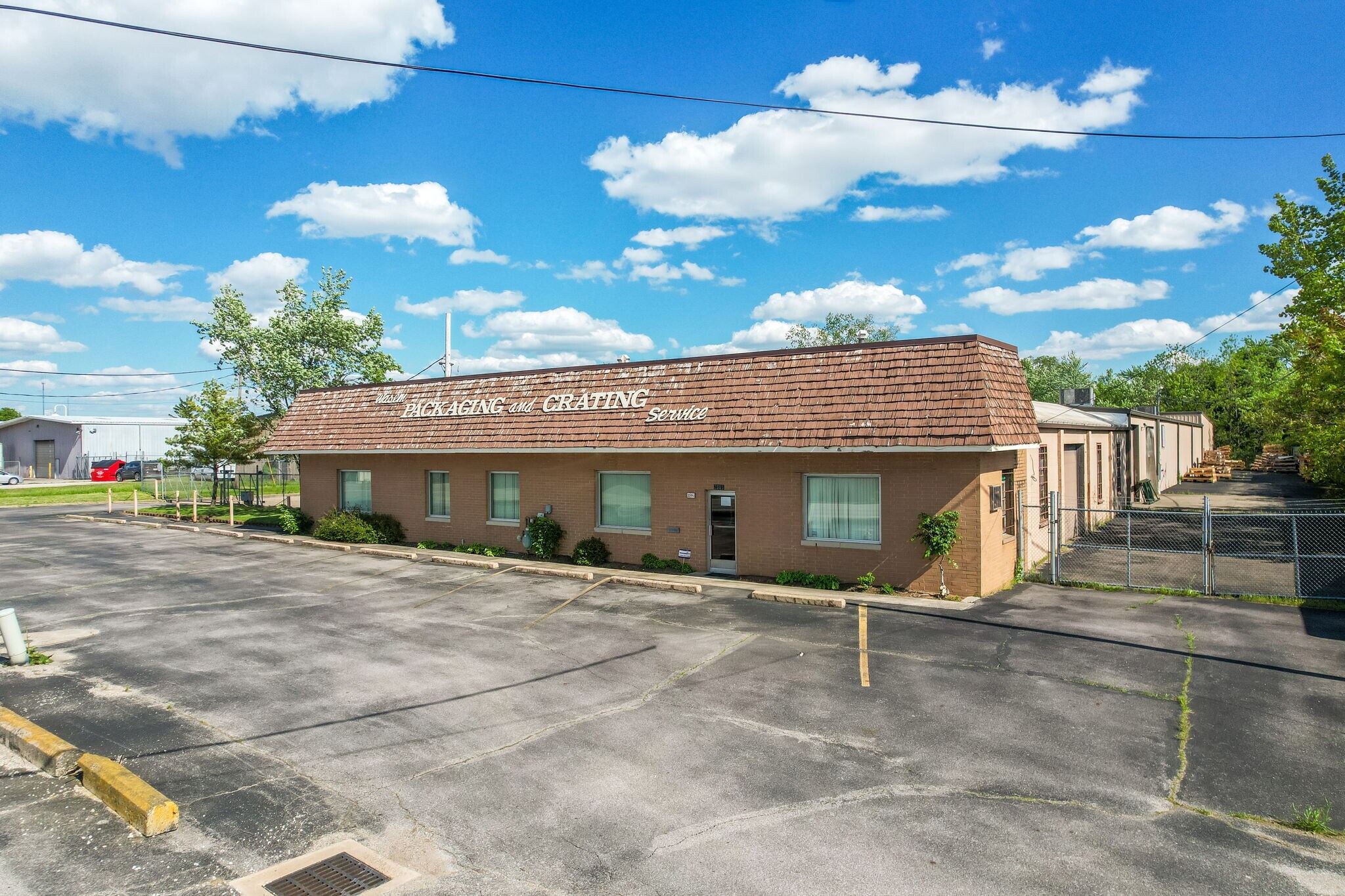 2591 Harrison Rd, Columbus, OH à vendre Photo de l’immeuble– Image 1 sur 78