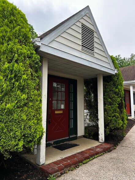 140 E Butler Ave, Chalfont, PA à vendre - Photo de l’immeuble – Image 2 sur 6