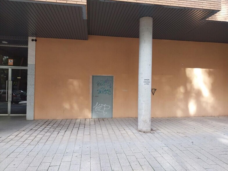 Calle Elisa Piqueras Lozano, Albacete, Albacete à vendre - Photo de l’immeuble – Image 2 sur 5