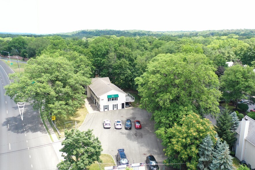 584 State Rt 17, Ridgewood, NJ à louer - Photo de l’immeuble – Image 1 sur 47