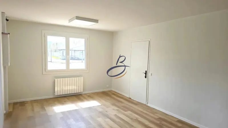 Bureau dans Bourgoin-Jallieu à louer - Photo intérieure – Image 2 sur 13