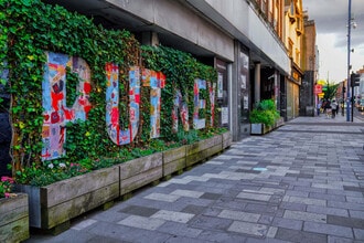 118 Putney Bridge Rd, Londres à louer Photo de l’immeuble– Image 1 sur 1