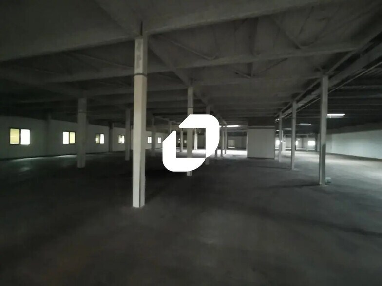 Local d’activités dans Neuilly-sur-Marne à louer - Photo de l’immeuble – Image 3 sur 4