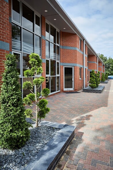 60 Manchester Rd, Northwich à louer - Photo de l’immeuble – Image 2 sur 21