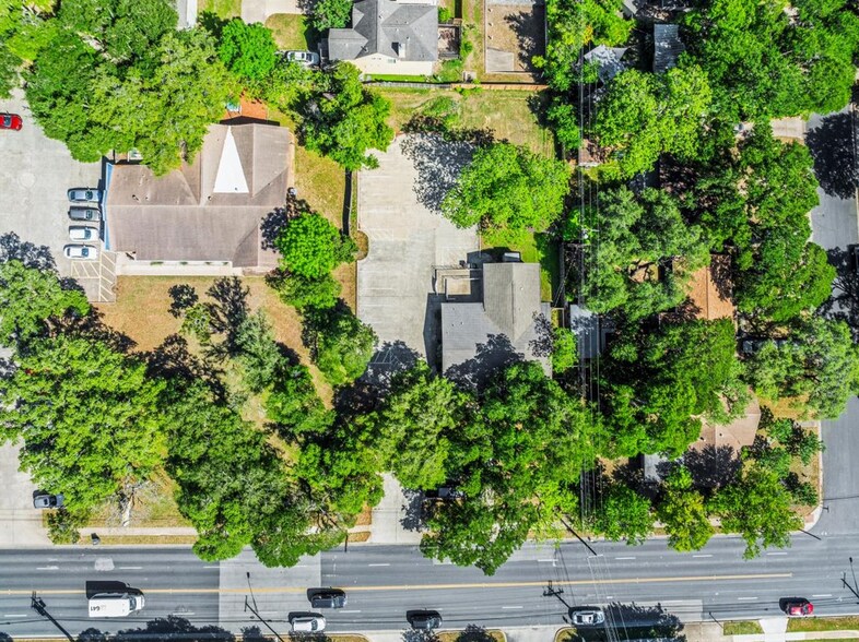 4611 Menchaca Rd, Austin, TX à vendre - Photo de l’immeuble – Image 2 sur 18
