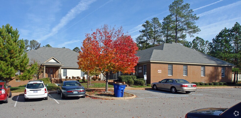 475 McLaws Cir, Williamsburg, VA à louer - Photo principale – Image 1 sur 10