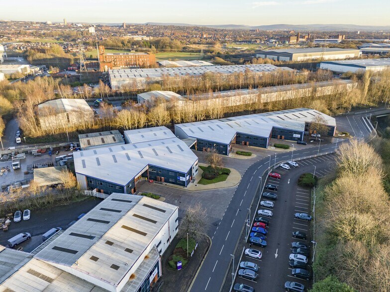 Brookside Business Park, Manchester à louer - Photo de l’immeuble – Image 1 sur 8