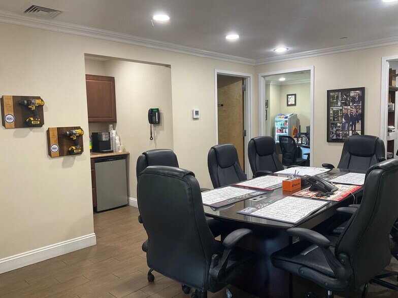401-405 Spook Rock Rd, Suffern, NY à vendre - Photo de l’immeuble – Image 3 sur 5