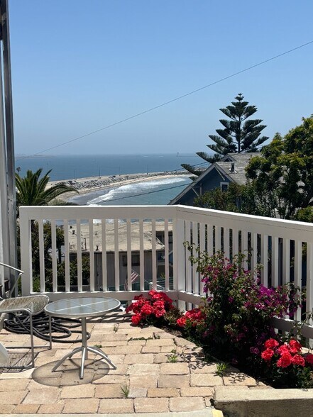 3915 Bluff Pl, San Pedro, CA à vendre - Photo de l’immeuble – Image 2 sur 18