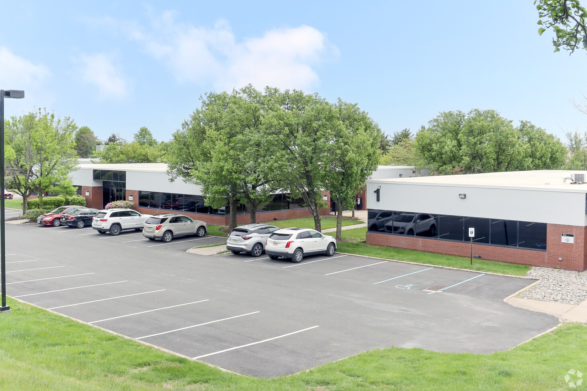 1090 King Georges Post Rd, Edison, NJ à louer Photo principale– Image 1 sur 9
