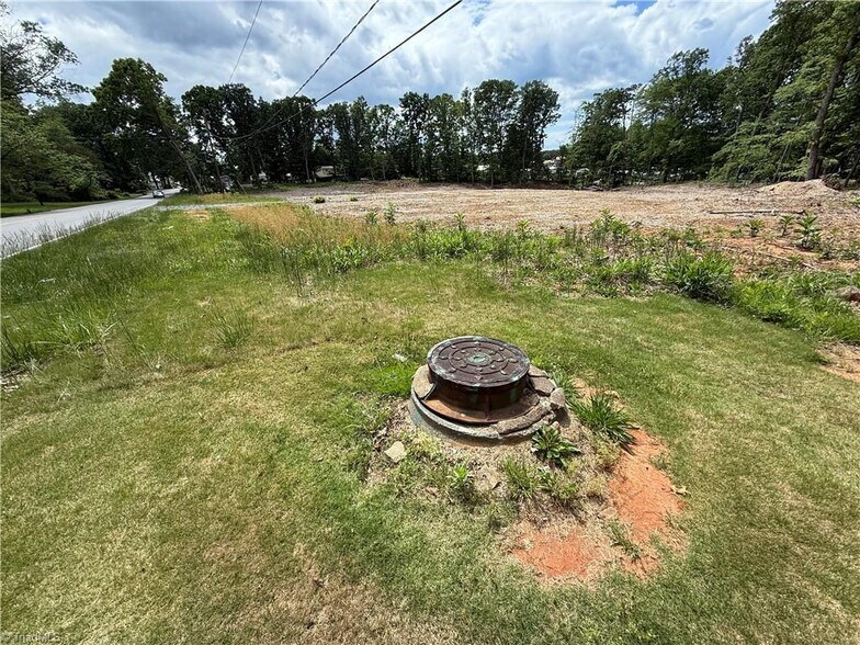 614 Kirby Rd, King, NC à vendre - Photo de l’immeuble – Image 2 sur 18