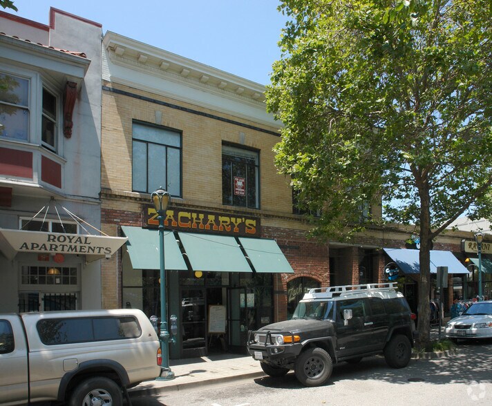 819 Pacific Ave, Santa Cruz, CA à louer - Photo de l’immeuble – Image 2 sur 3