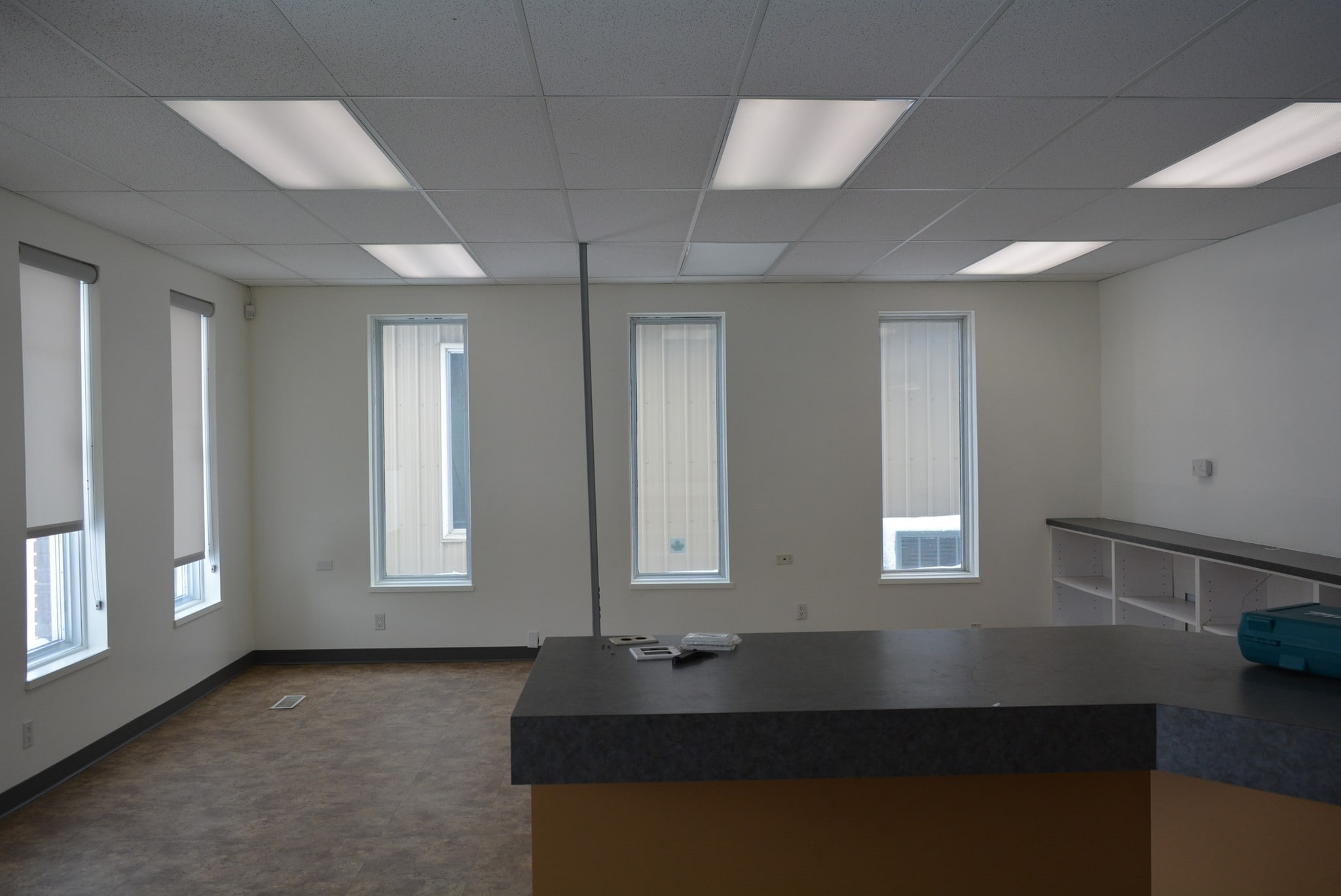 10123 95th Ave, Fort St John, BC à louer Photo principale– Image 1 sur 9