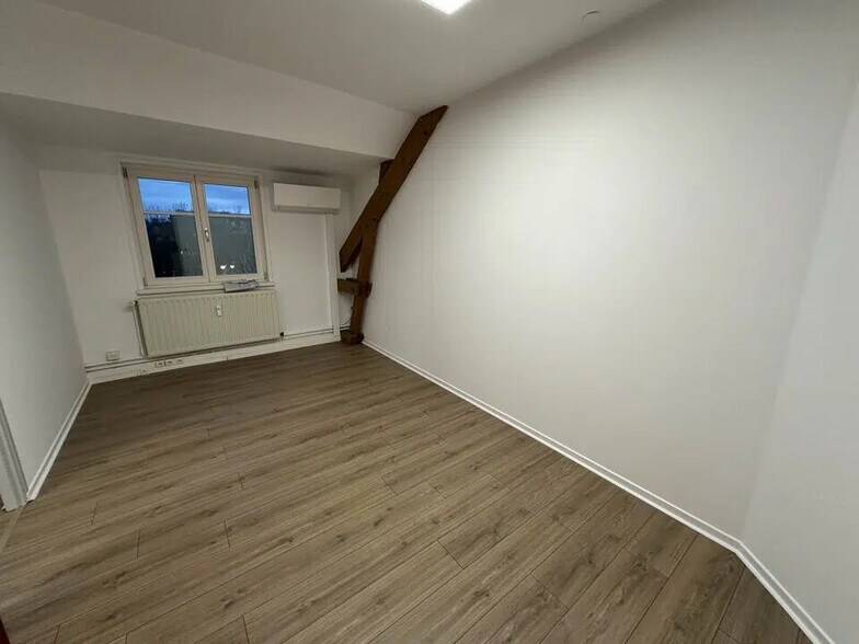 Bureau dans Châlons-en-Champagne à louer - Photo de l’immeuble – Image 3 sur 7