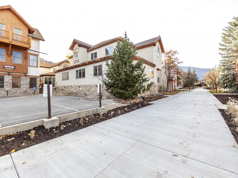 2064 Prospector Ave, Park City, UT à louer - Photo de l’immeuble – Image 2 sur 12