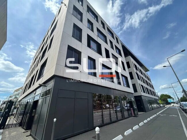 Plus de détails pour 50 Boulevard Ambroise Croizat, Vénissieux - Bureau à vendre