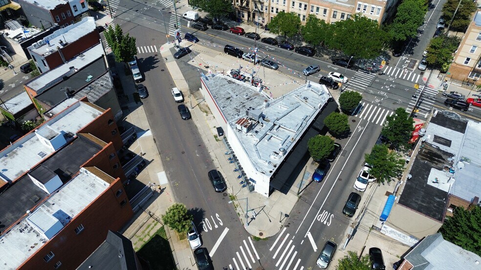 3102 44th St, Astoria, NY à vendre - Aérien – Image 3 sur 5