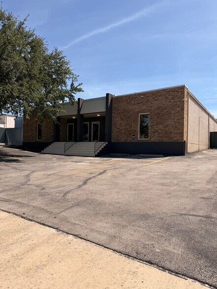 338 Breesport St, San Antonio, TX à louer - Photo de l’immeuble – Image 2 sur 8