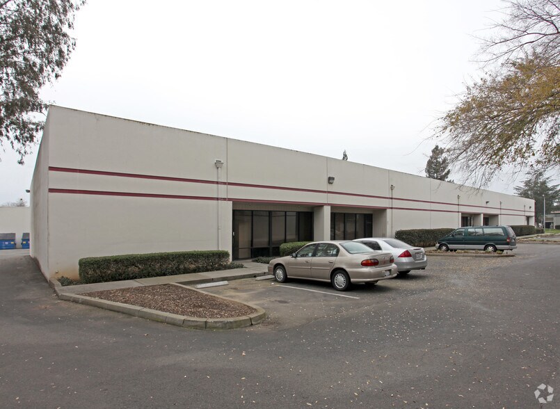 9910 Horn Rd, Sacramento, CA à louer - Photo de l’immeuble – Image 3 sur 5