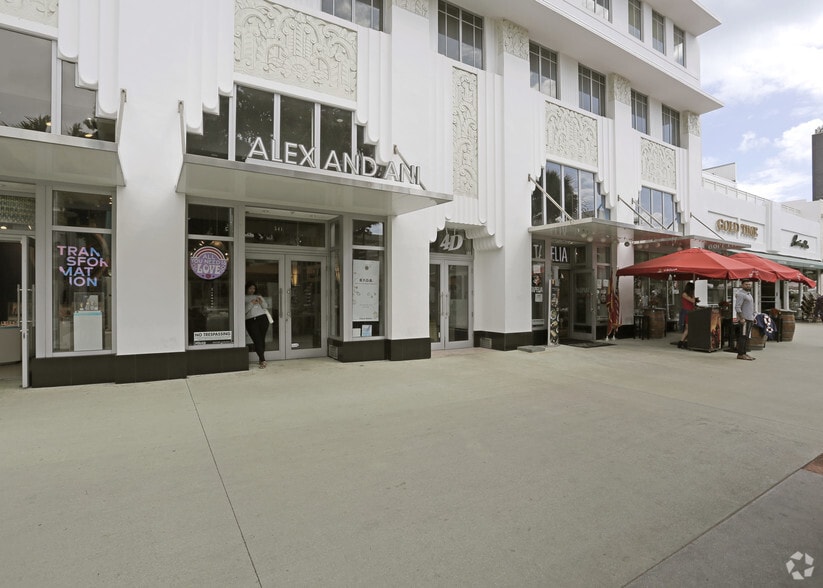 541-551 Lincoln Rd, Miami Beach, FL à louer - Photo de l’immeuble – Image 3 sur 9