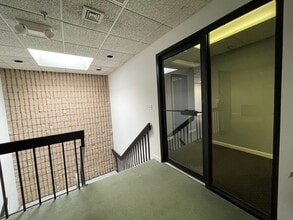 22 Commerce Rd, Newtown, CT à louer Photo intérieure– Image 2 sur 14