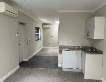 10A Church St, Esher à vendre - Photo intérieure – Image 2 sur 2