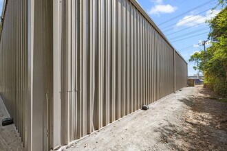 2017 Lee Dr, Baytown, TX à louer Photo intérieure– Image 2 sur 26