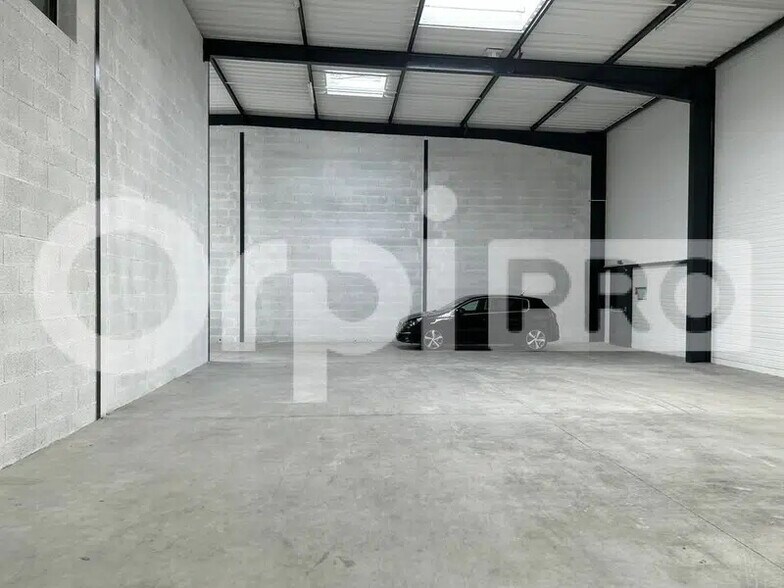 Industriel/Logistique dans Genay à louer - Photo de l’immeuble – Image 1 sur 6