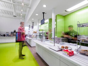 55 Chapel St, Newton, MA à louer Photo intérieure– Image 2 sur 2