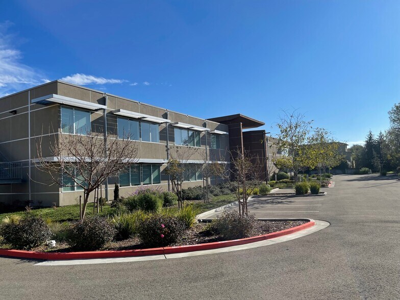 38891 Mission Blvd, Fremont, CA à vendre - Photo de l’immeuble – Image 3 sur 17