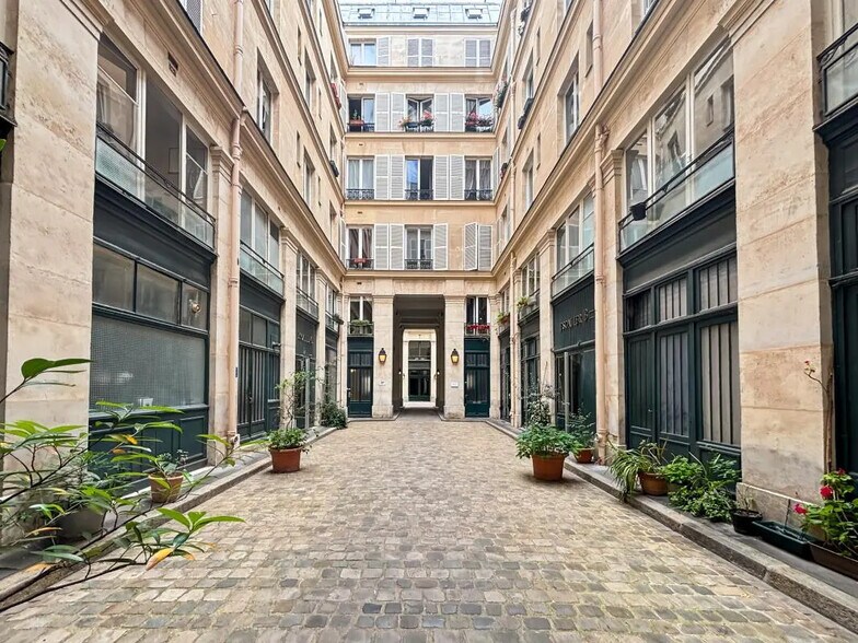 Bureau dans Paris à louer - Photo de l’immeuble – Image 1 sur 7